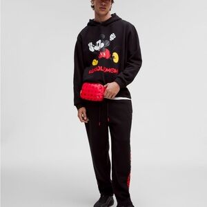 Disney x lululemon Everywhere belt bag 1L Mickey and Logo print